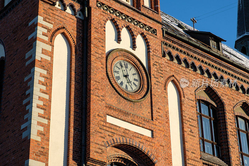 拉脱维亚里加- 2019年12月3日:拉脱维亚艺术学院。古老的哥特式砖房。